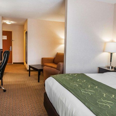 Comfort Suites Southport Bagian luar foto