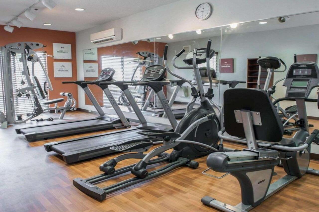 Comfort Suites Southport Bagian luar foto