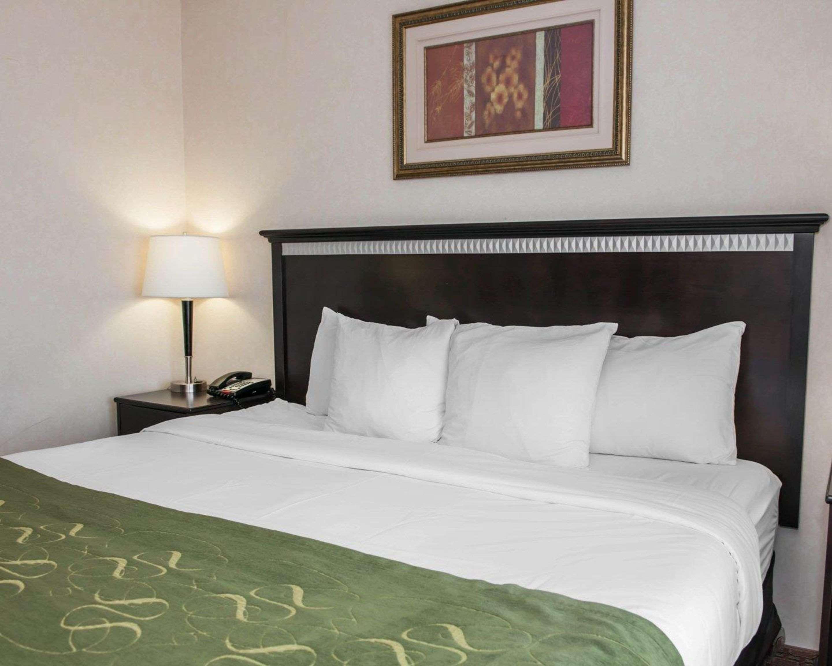 Comfort Suites Southport Bagian luar foto