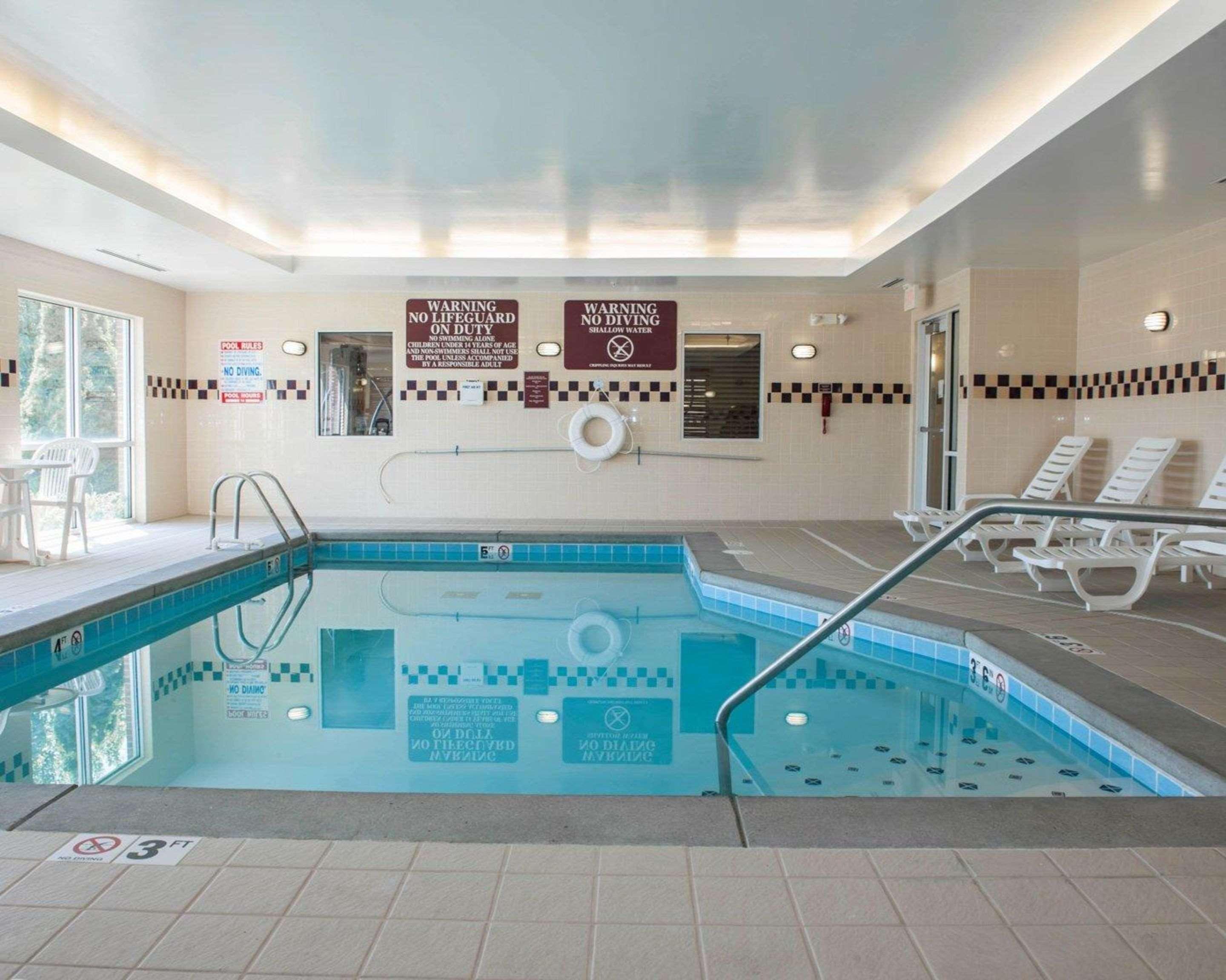 Comfort Suites Southport Bagian luar foto
