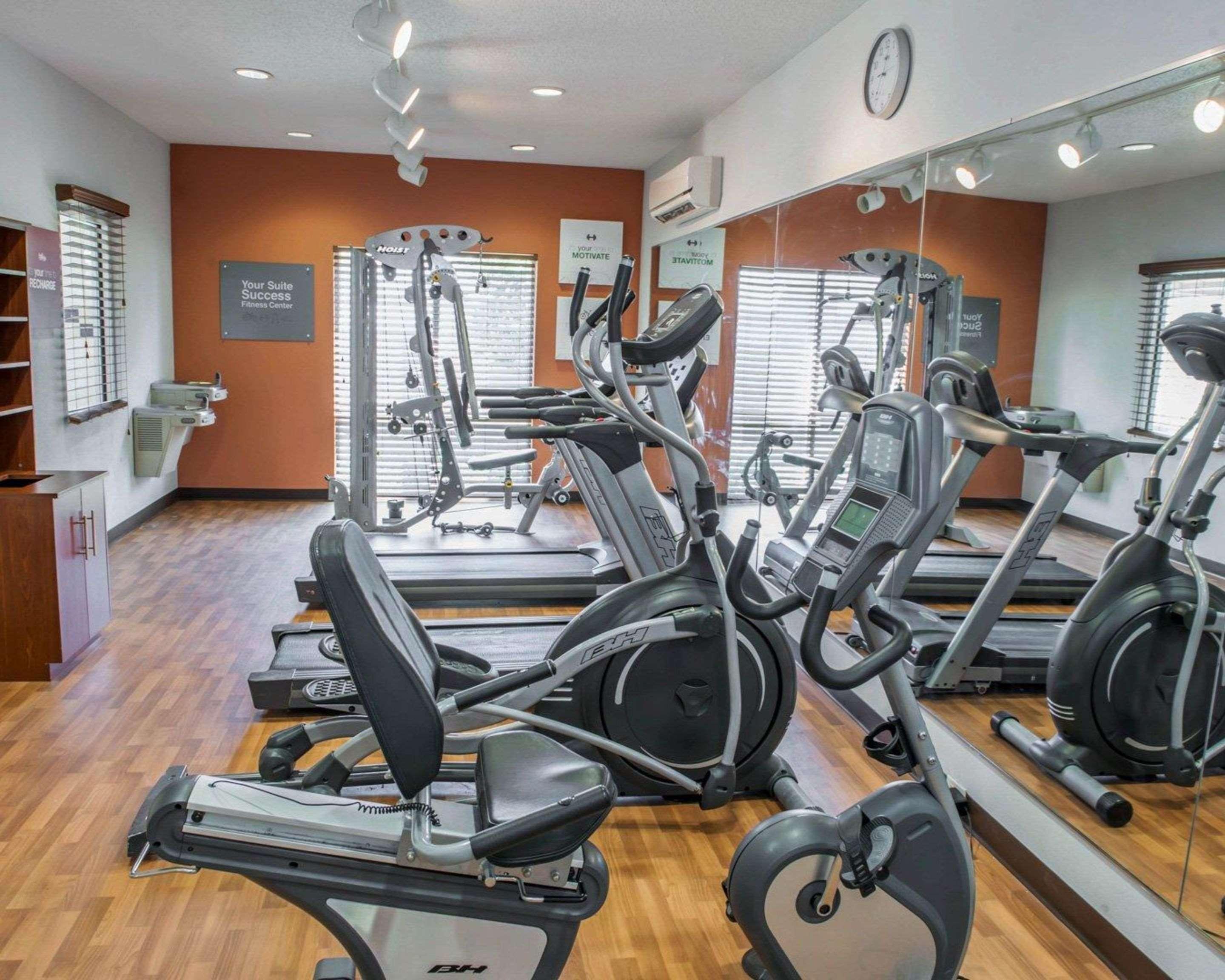 Comfort Suites Southport Bagian luar foto