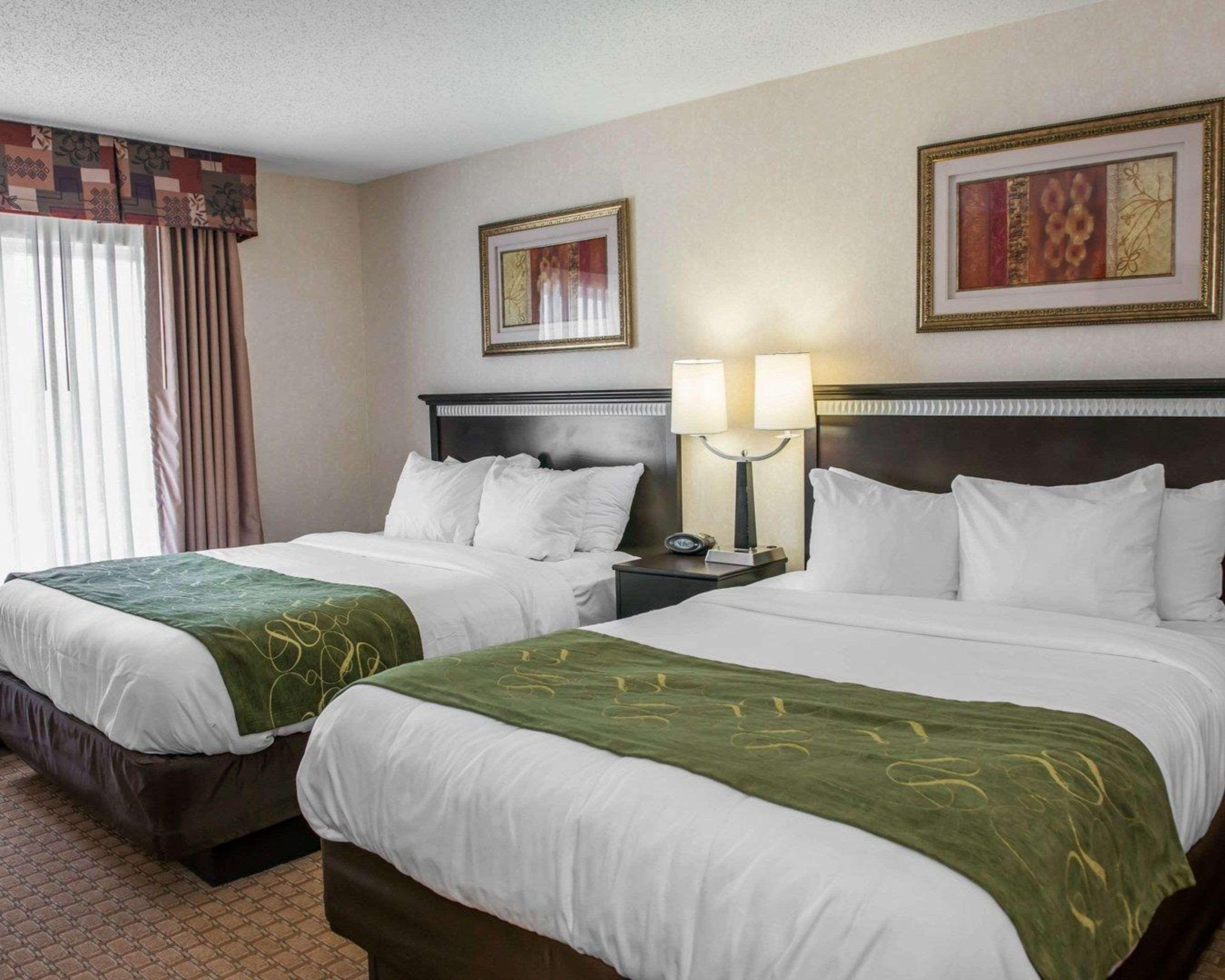 Comfort Suites Southport Bagian luar foto