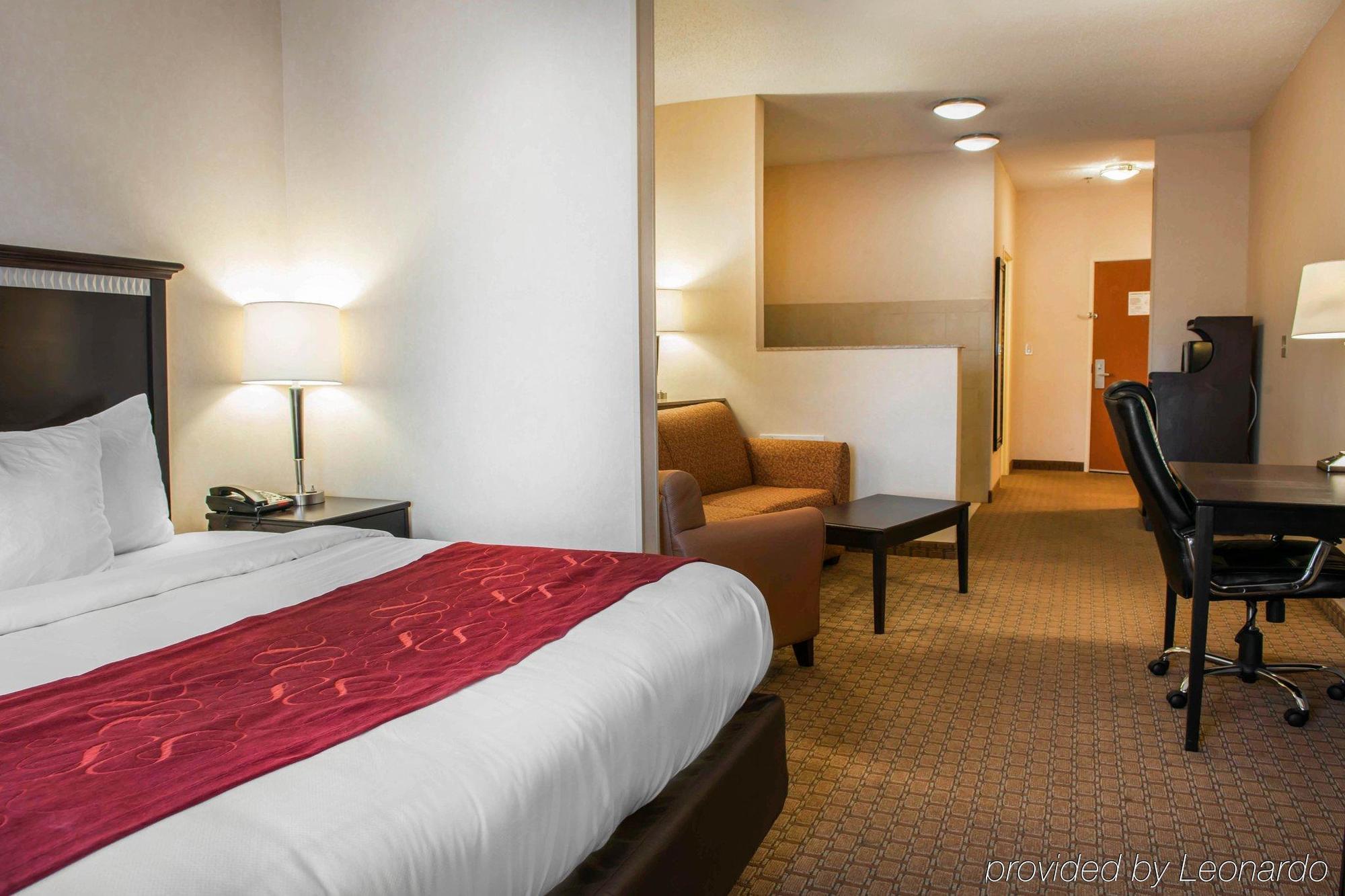 Comfort Suites Southport Bagian luar foto