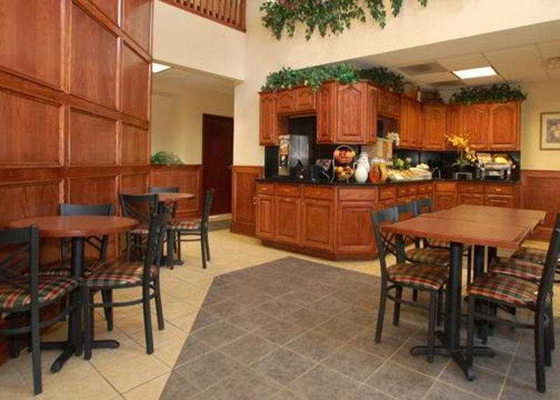 Comfort Suites Southport Bagian luar foto