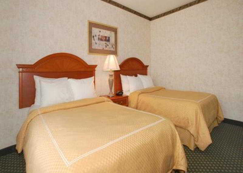 Comfort Suites Southport Bagian luar foto