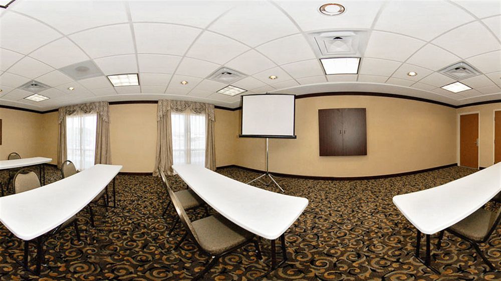 Comfort Suites Southport Bagian luar foto