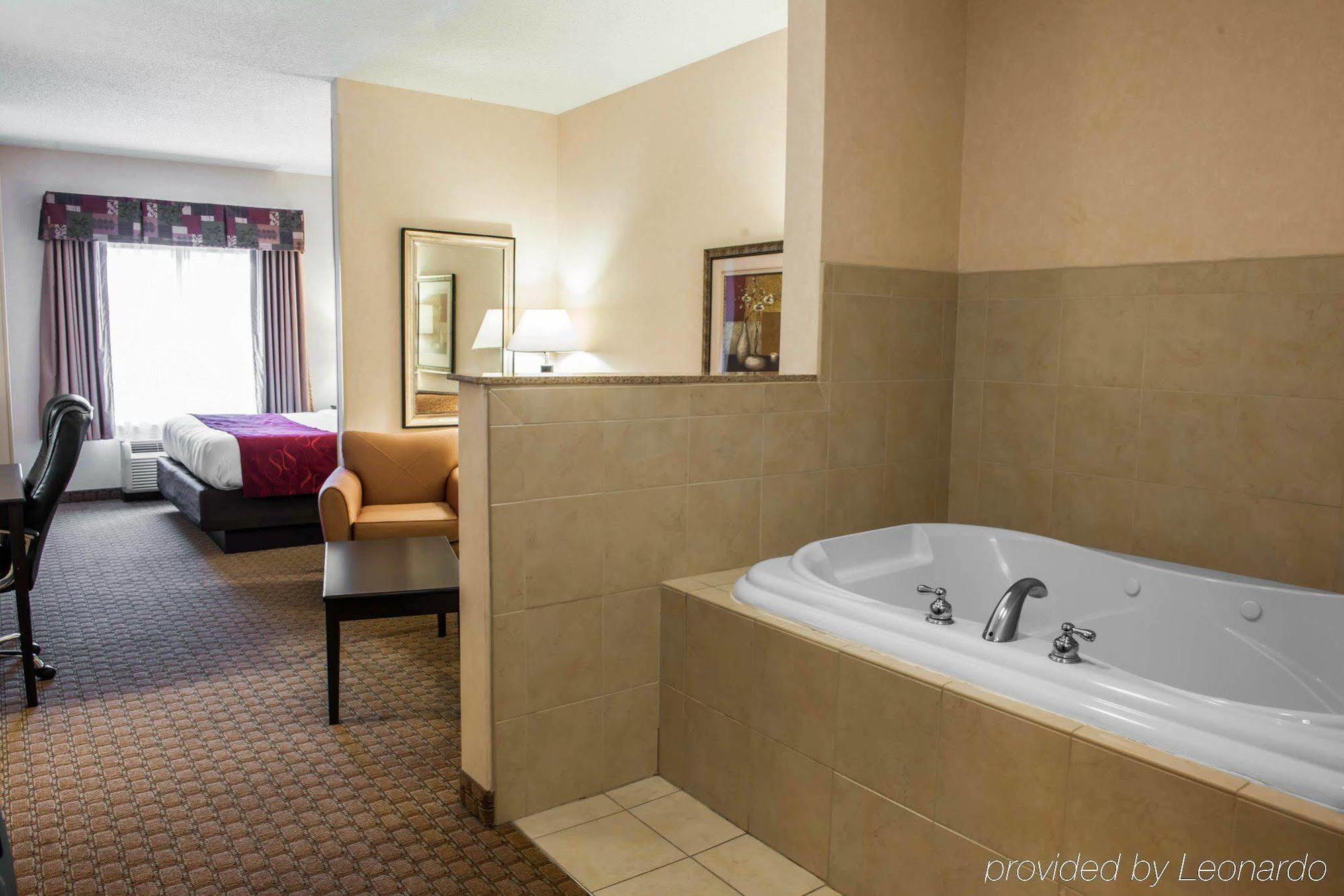 Comfort Suites Southport Bagian luar foto