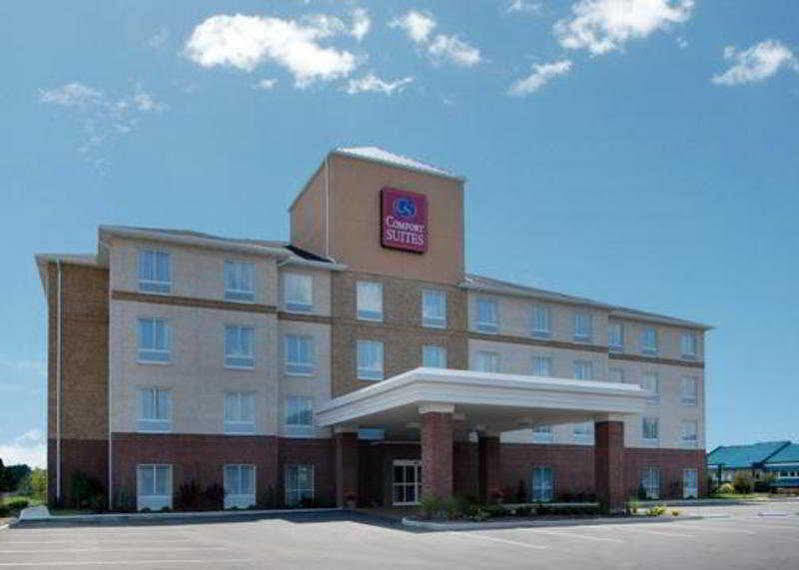 Comfort Suites Southport Bagian luar foto